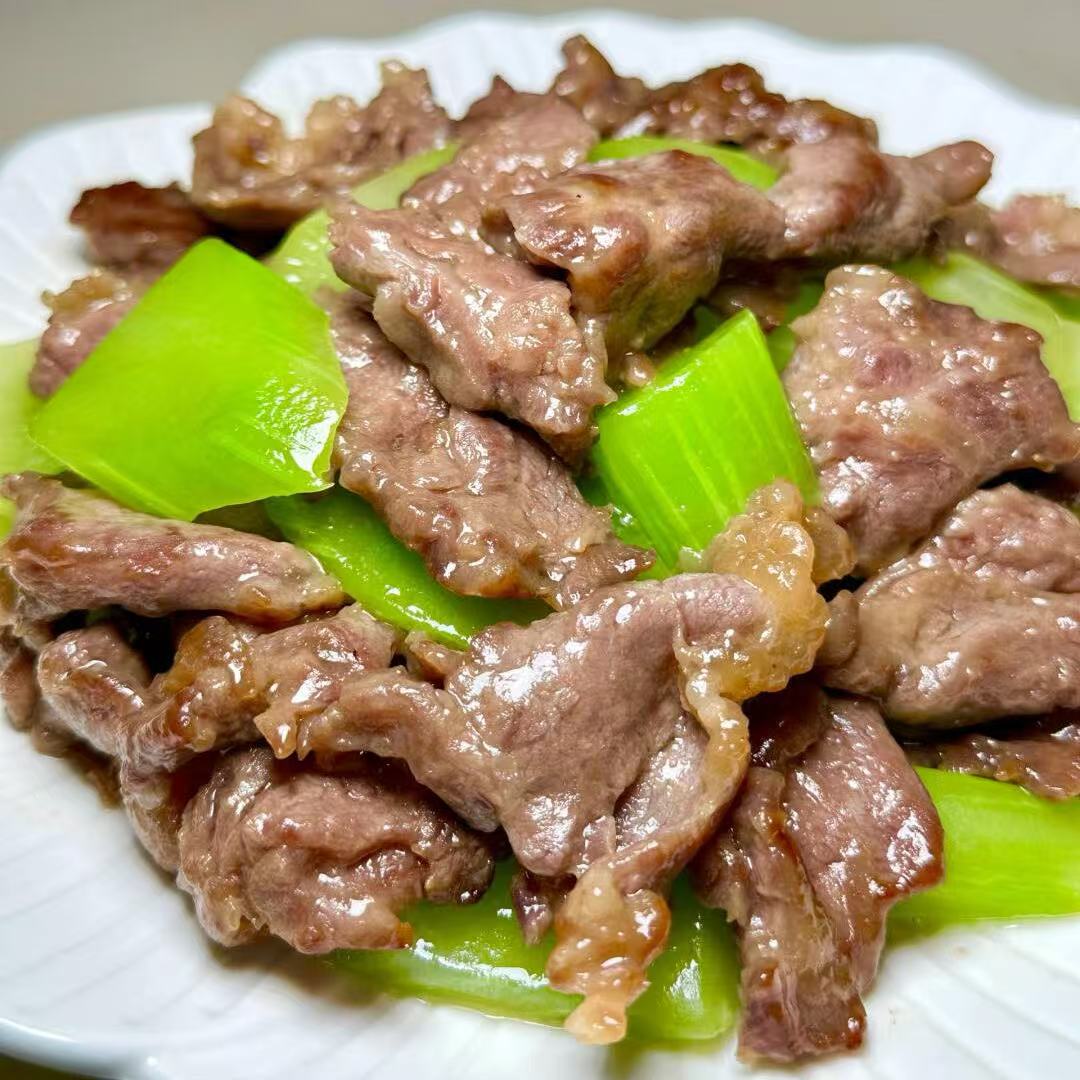 2月20日周五(I餐)精品菜:莴笋牛肉(当日订单满💲36即可免费配送,如果单独订此餐,需额外支付$10派送费)