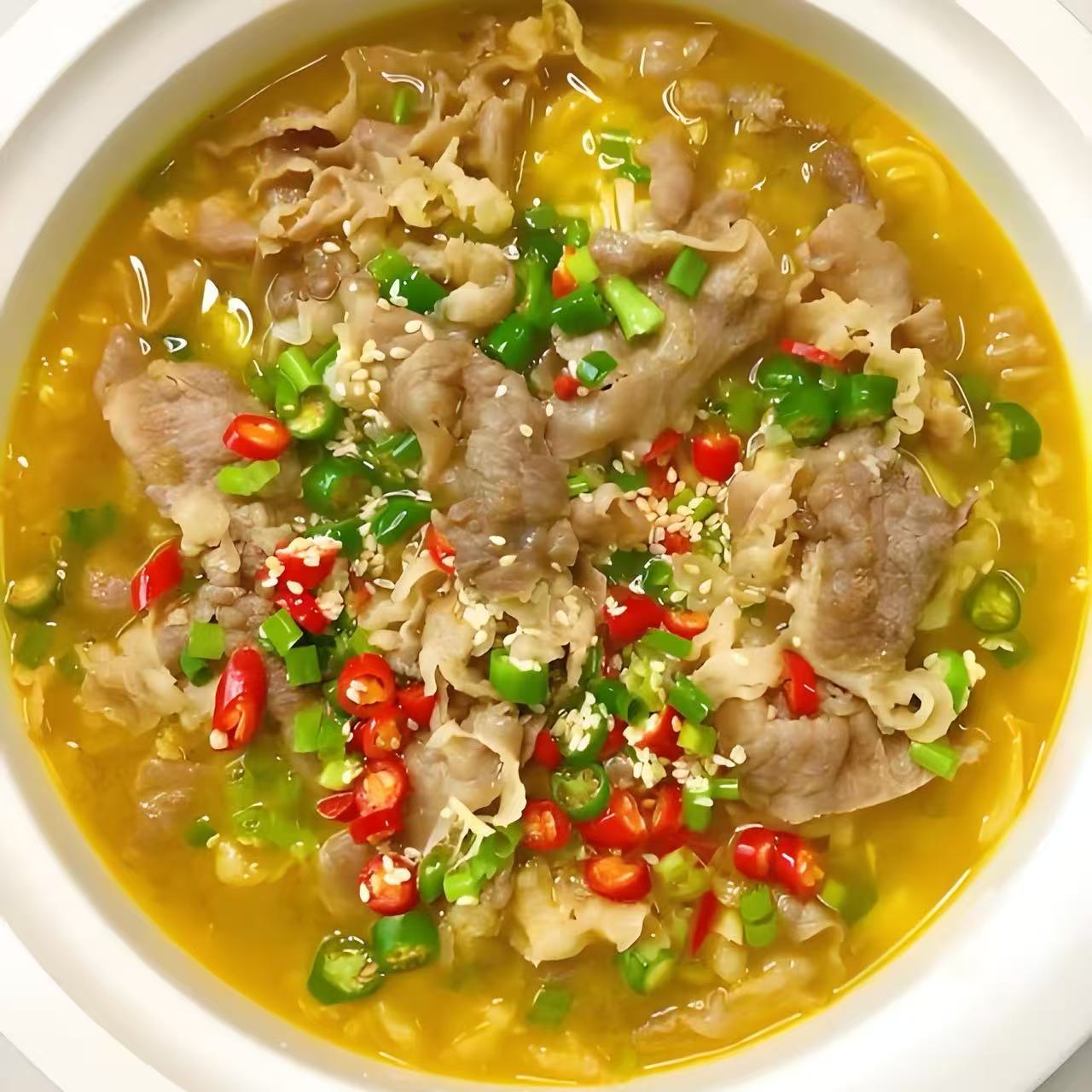 10月23日周四(E餐)精品菜:金针菇酸汤肥牛🌶️(当日订单满💲36即可免费配送,如果单独订此餐,需额外支付$10派送费)