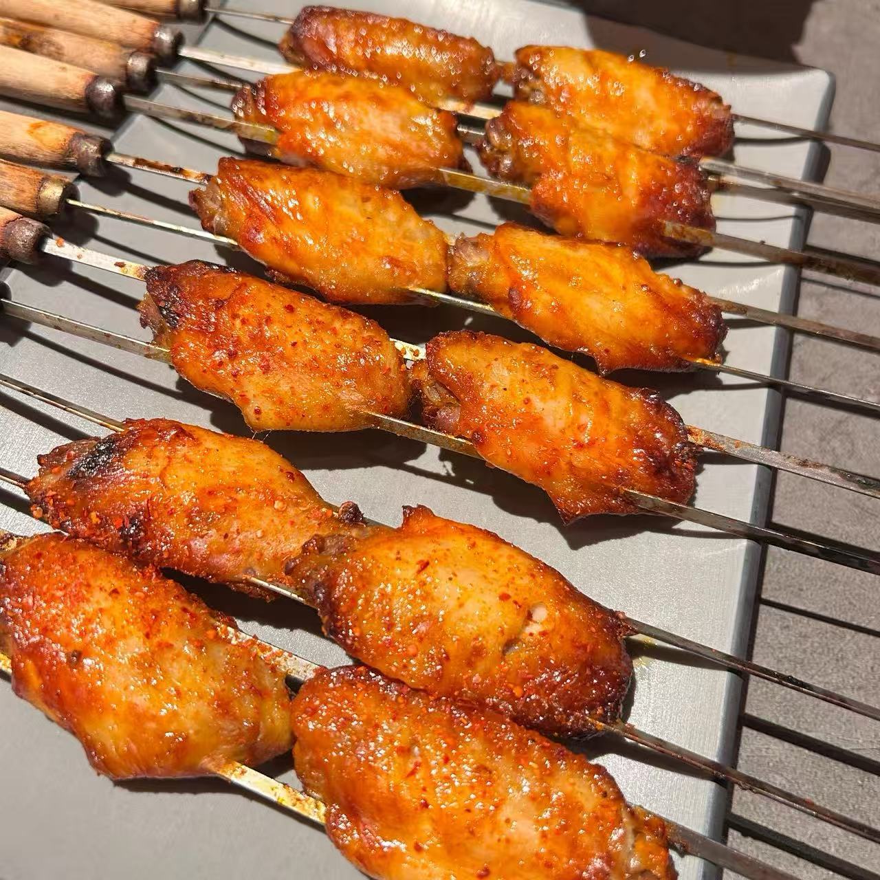4月6日周一(H餐)精品菜:蜜汁烤鸡中翅(串)