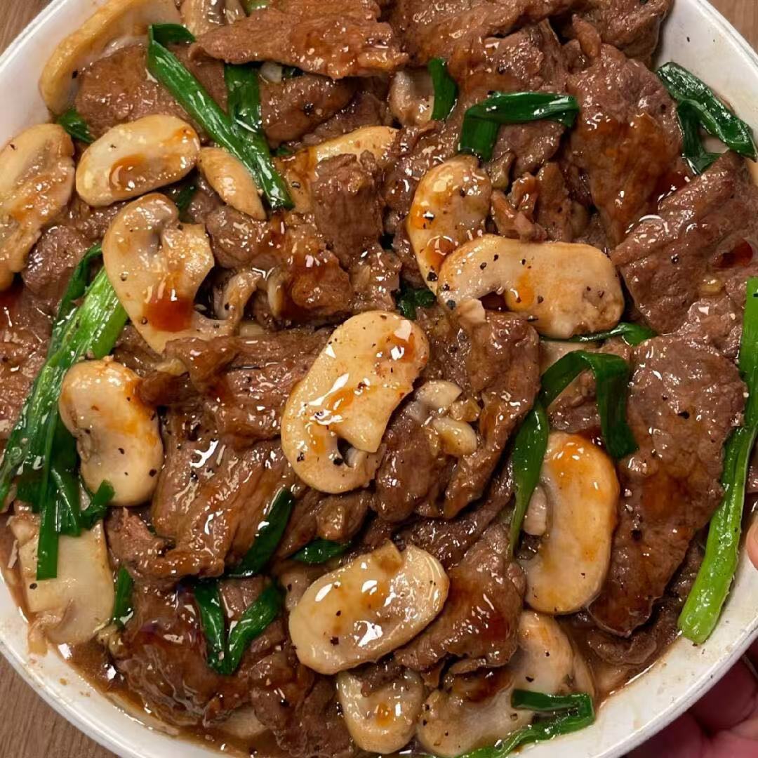 8月30日周日(E餐)精品菜:鲜蘑黑椒牛肉
