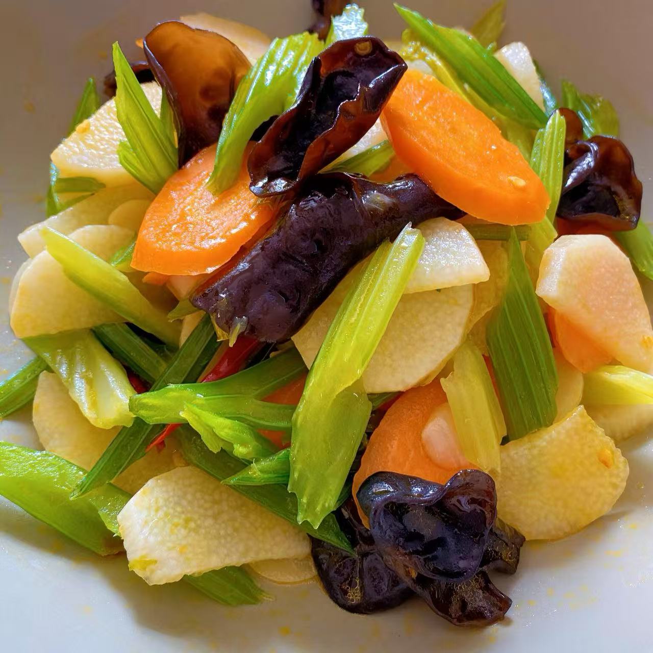 2月20日周五(G餐)精品菜:西芹炒山药(当日订单满💲36即可免费配送,如果单独订此餐,需额外支付$10派送费)