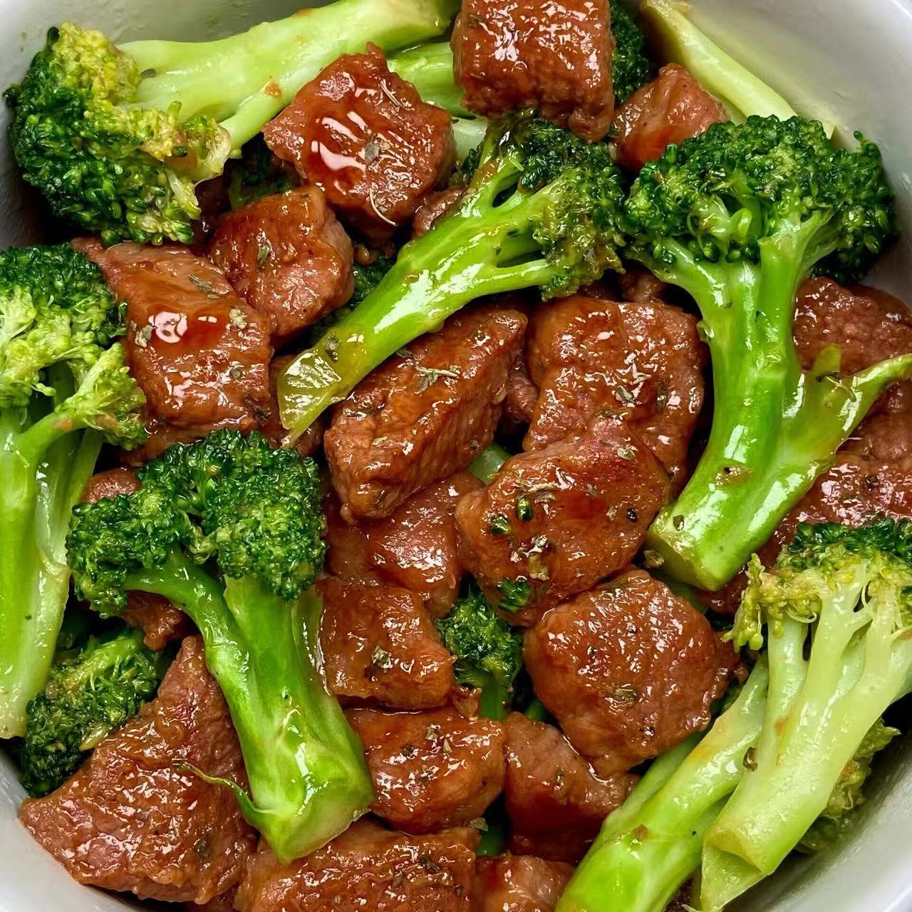 8月16日周日（I餐）精品菜：西兰花炒牛肉