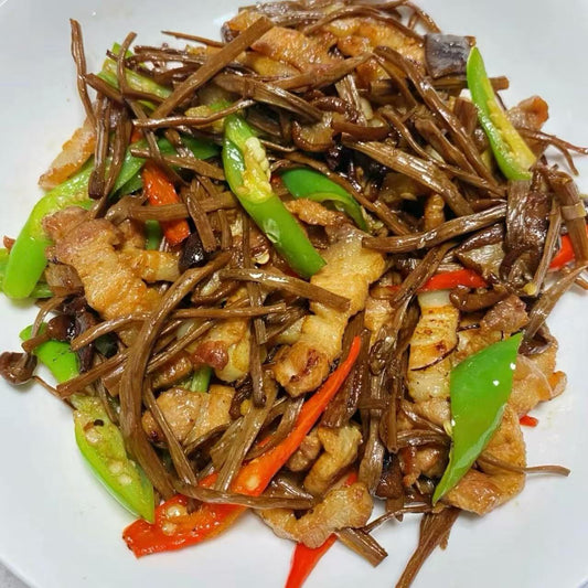 6月25日周四（F餐）精品菜：茶树菇小炒肉🌶️
