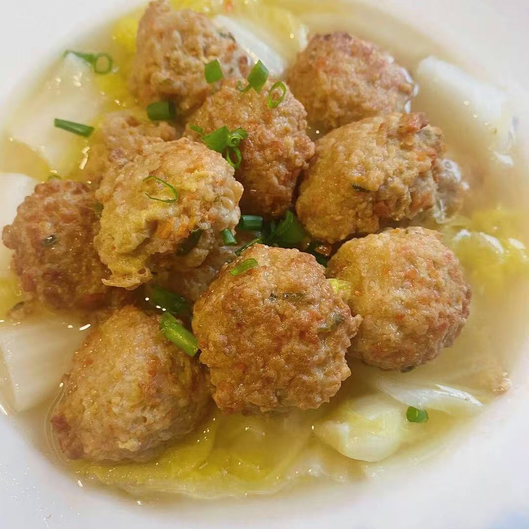 6月19日周五（F餐）精品菜：白菜烧丸子