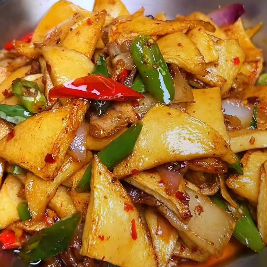 9月9日周三（F餐）精品菜：干锅五花肉千叶豆腐🌶️