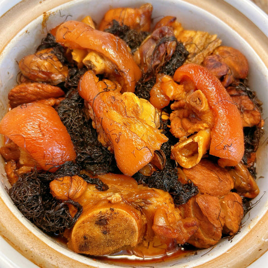 2月16日周一（A餐）除夕特餐：发财就手（发菜焖猪手）    易佰招牌豉油鸡      花雕醉蟹     上汤豆苗     罗汉上素     虾仁炒饭