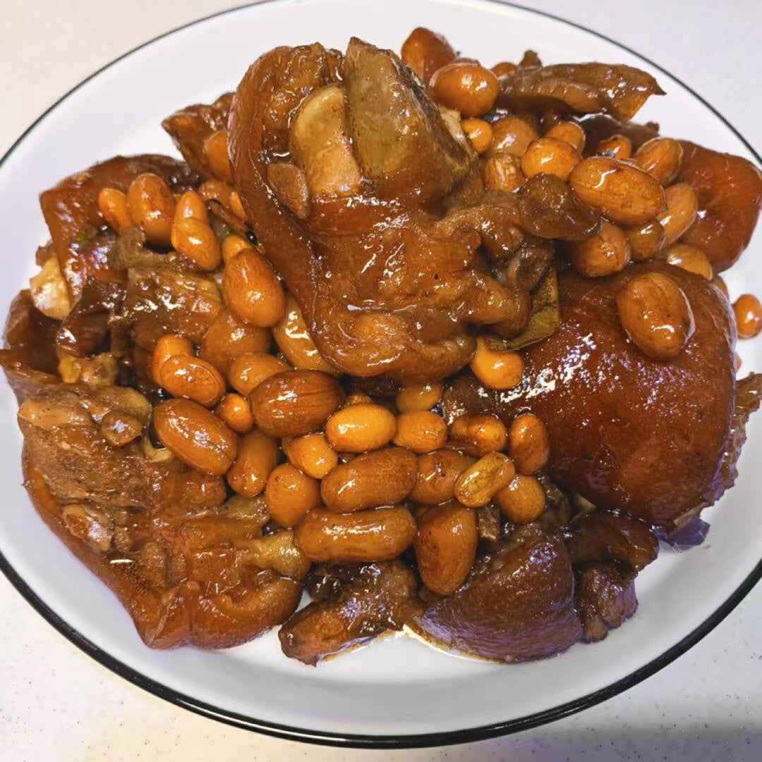 2月10日周二（H餐）精品菜：美容猪手焖花生（当日订单满💲36即可免费配送，如果单独订此餐，需额外支付$10派送费）