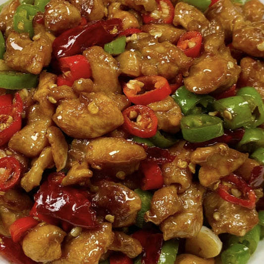 4月30日周三（A餐）无辣不欢：鲜椒辣子鸡🌶️    鱼香肉丝   凉拌肚丝   霸王花龙骨汤